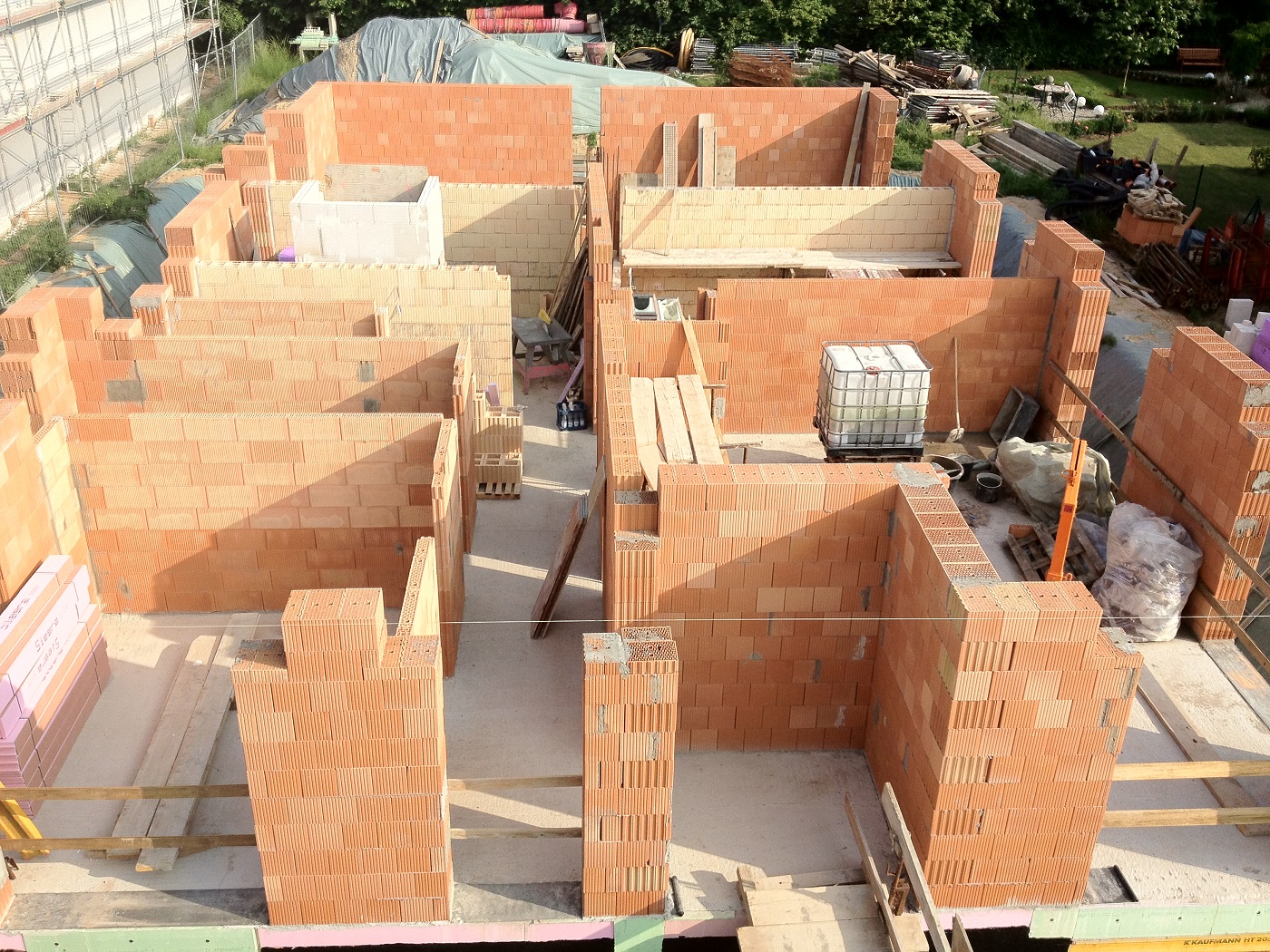 Modernes Bauprojekt der mehda bau GmbH